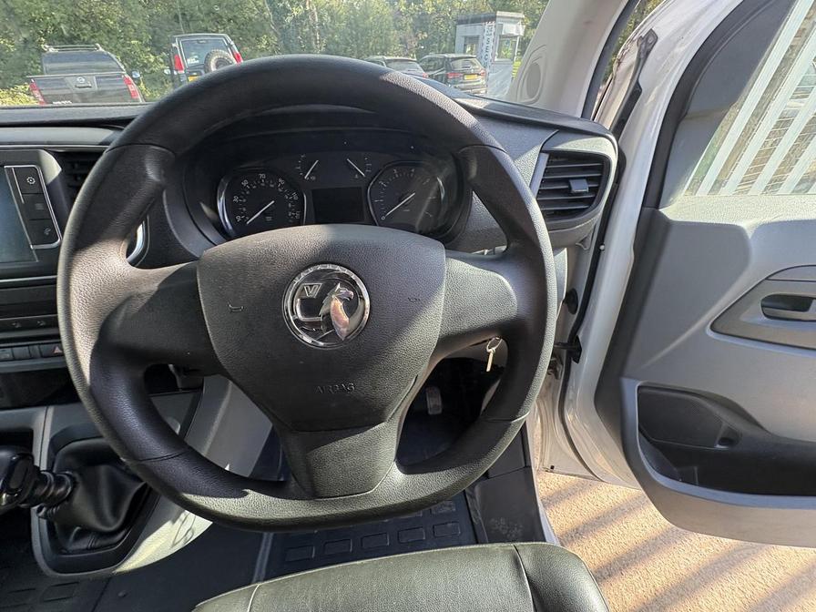 2020 Vauxhall Vivaro – Model: Vivaro 2900 Sportive S/S – YM69JWJ