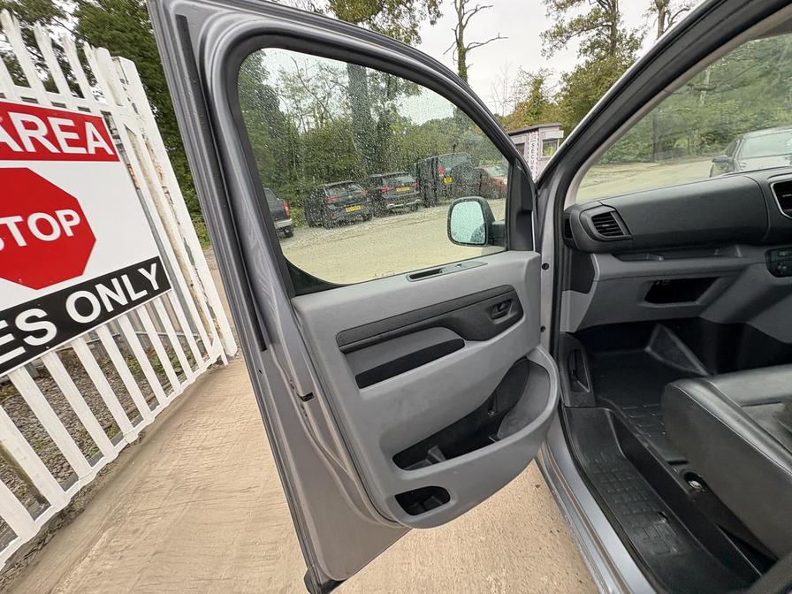 2020 Vauxhall Vivaro – Model: Vivaro 2900 Dynamic S/S – DV20AOK