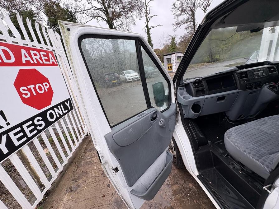 2009 Ford Transit – Model: Transit 115 T300 MWB FWD – FJ09GWP