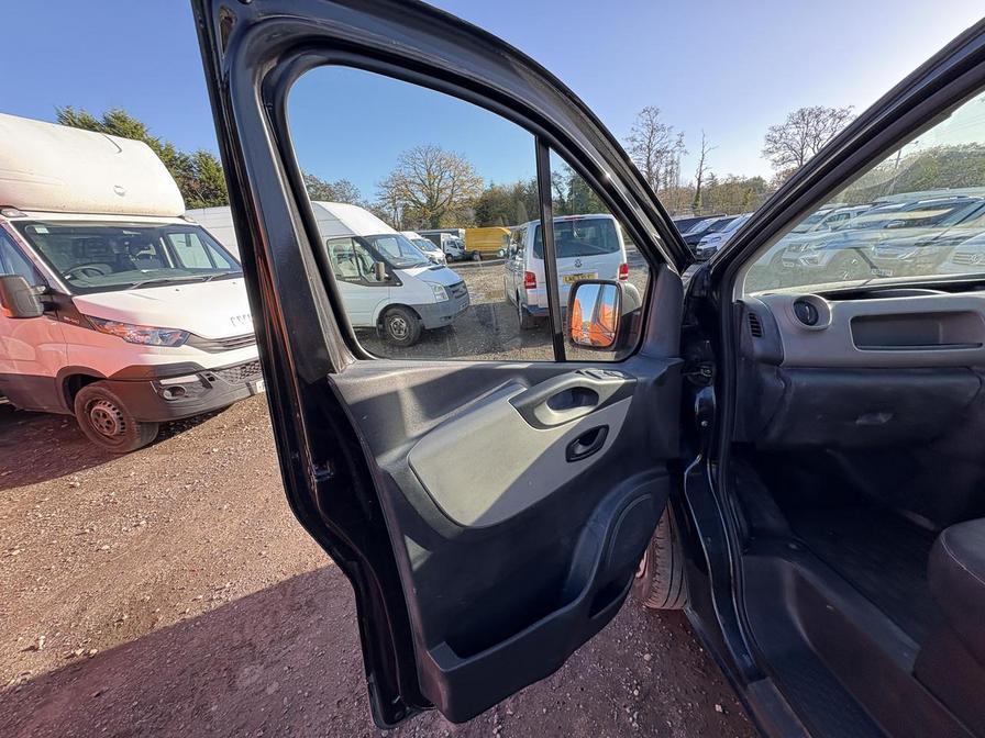 2015 Renault Trafic – Model: Trafic LL29 Business+ dCi – LC65WOV