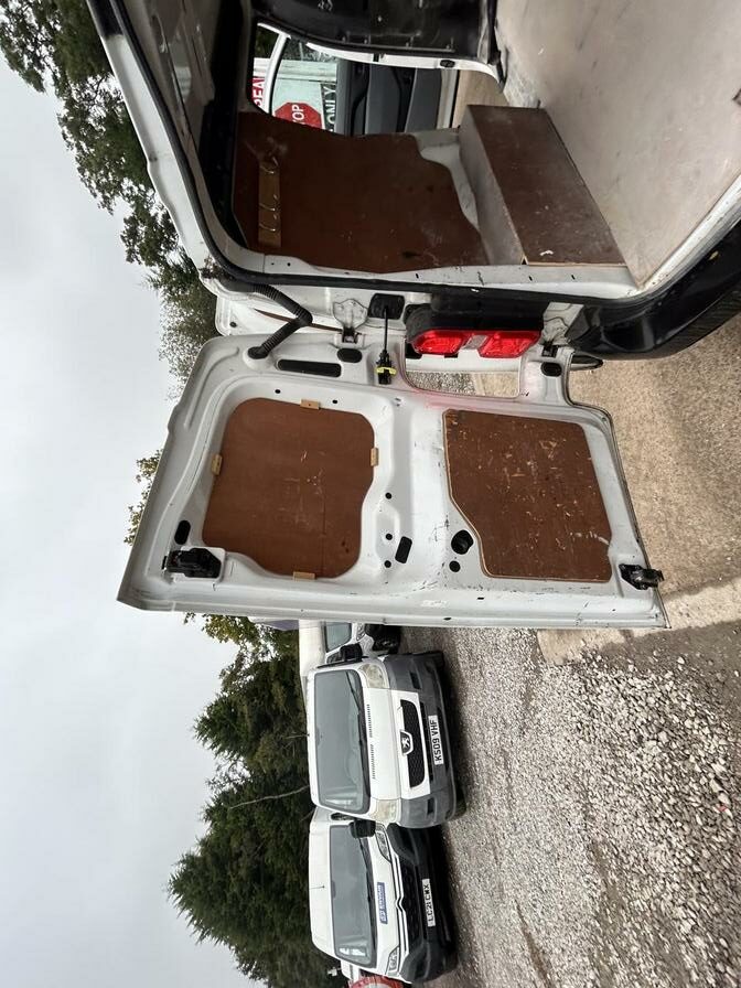 2018 Peugeot Expert – Model: Expert Professional Standard Blue HDi – MF18CZG