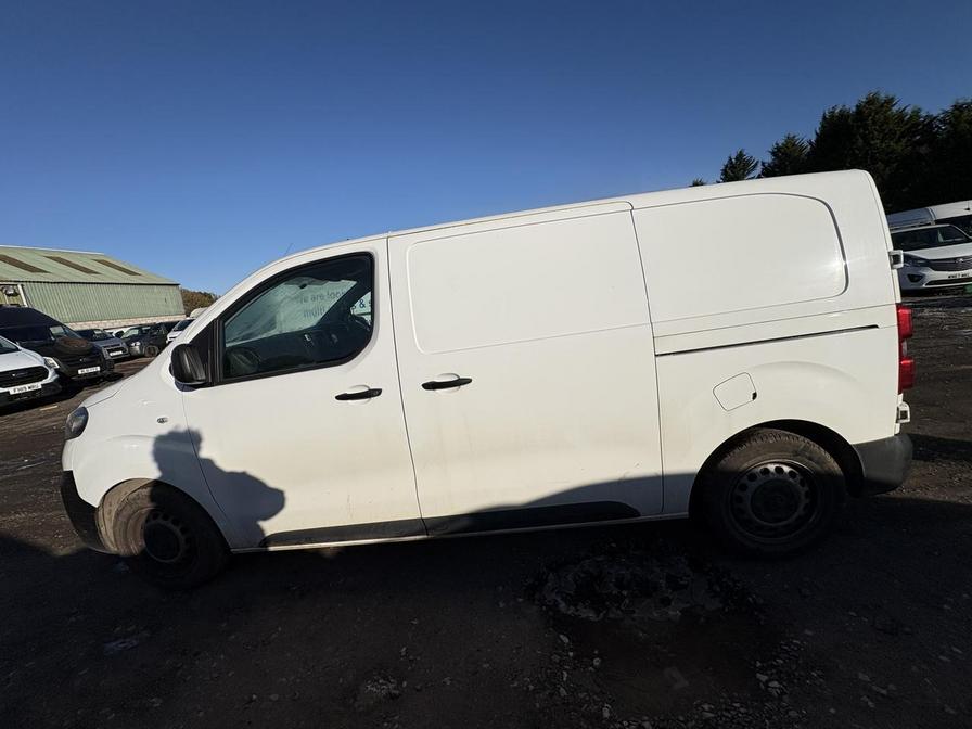 2021 Vauxhall Vivaro – Model: Vivaro 2700 Edition S/S – YC71HKW