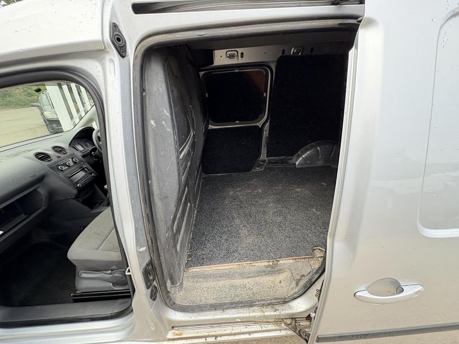 2014 Volkswagen Caddy MaxI – Model: Caddy Maxi C20 Highline TDI BlueMotion Technology – GP14NWT