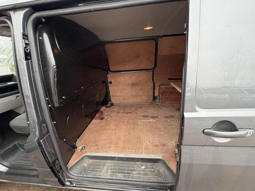 2017 Volkswagen Transporter – Model: Transporter T30 Highline TDI BlueMotion Technology Semi-Auto – RV17YYA