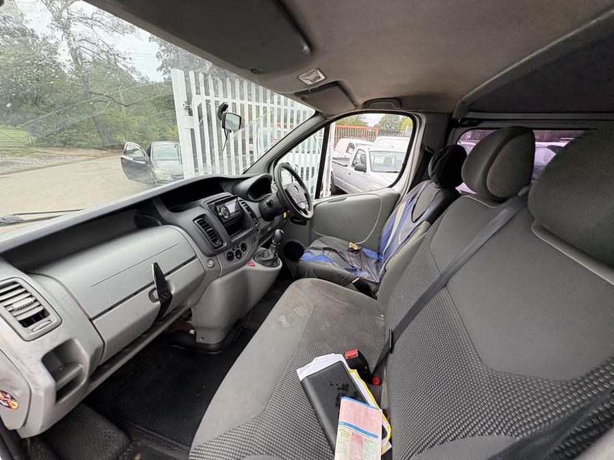 2011 Vauxhall Vivaro – Model: Vivaro  2900 CDTI SWB – YJ11FZT