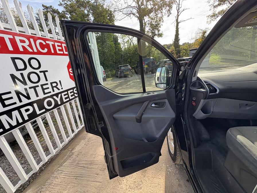 2016 Ford Transit Custom – Model: Transit Custom 270 Limited – YT66URG