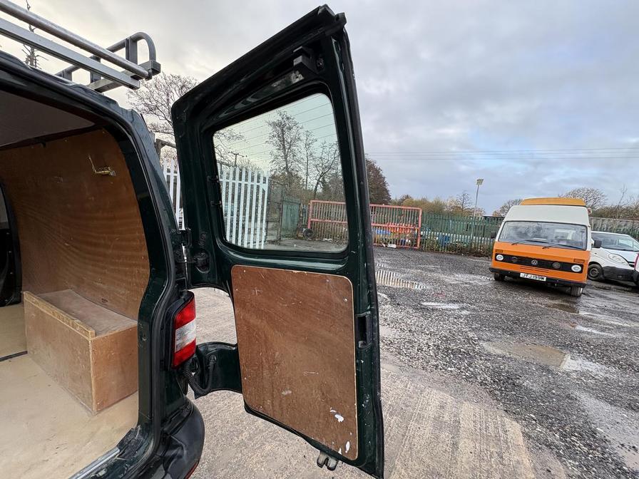 2015 Volkswagen Transporter – Model: Transporter T30 Startline TDI Auto – RJ15MXX