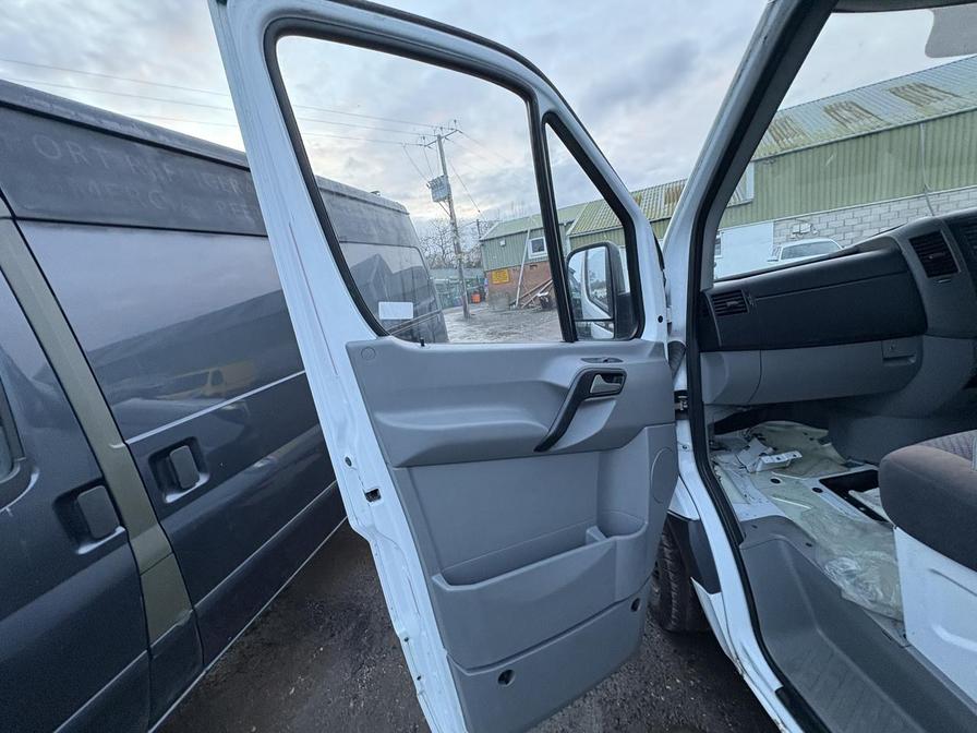 2015 Mercedes-Benz Sprinter – Model: Sprinter 316 CDI – HX64DHO