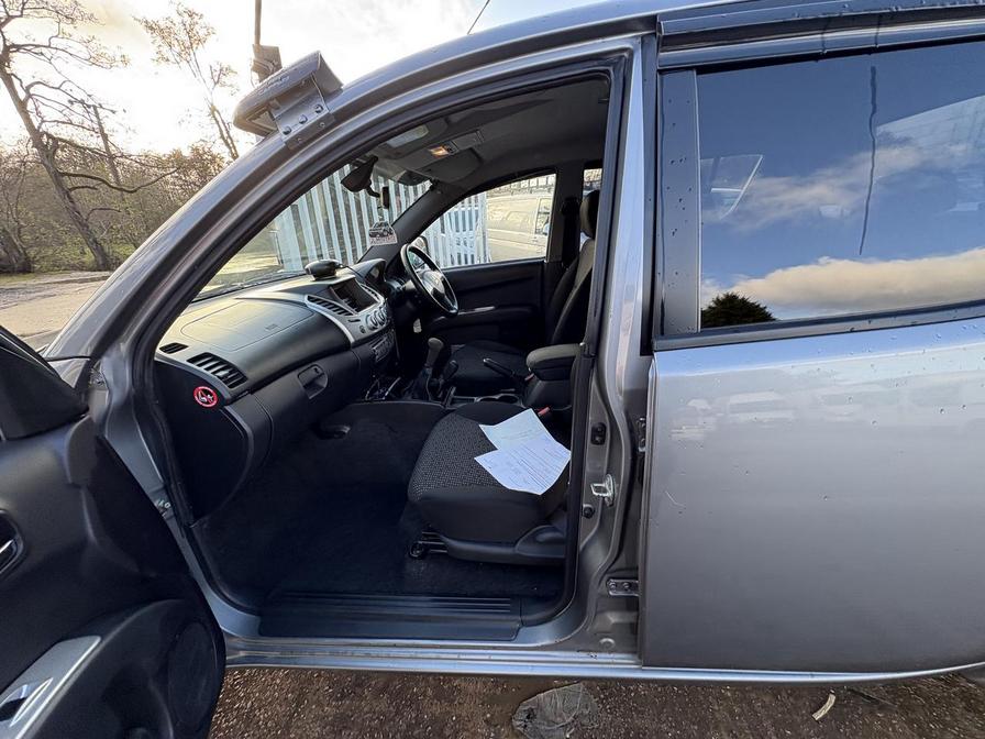 2015 Mitsubishi L200 – Model: L200 Challenger LWB Double Cab DI-D 4×4 – SL15CHX