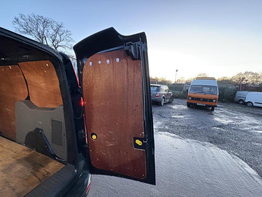 2020 Ford Transit Connect – Model: Transit Connect 240 Limited TDCi – RJ20SXF