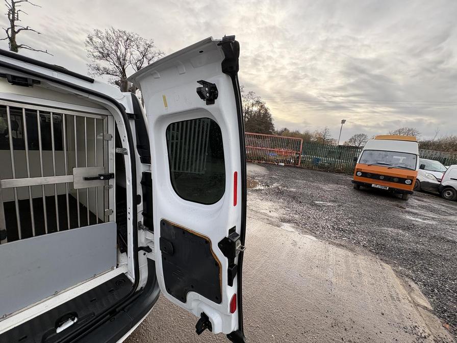 2017 Renault Kangoo Maxi – Model: Kangoo Maxi LL21 Business+ Energy dCi – FJ17EYG