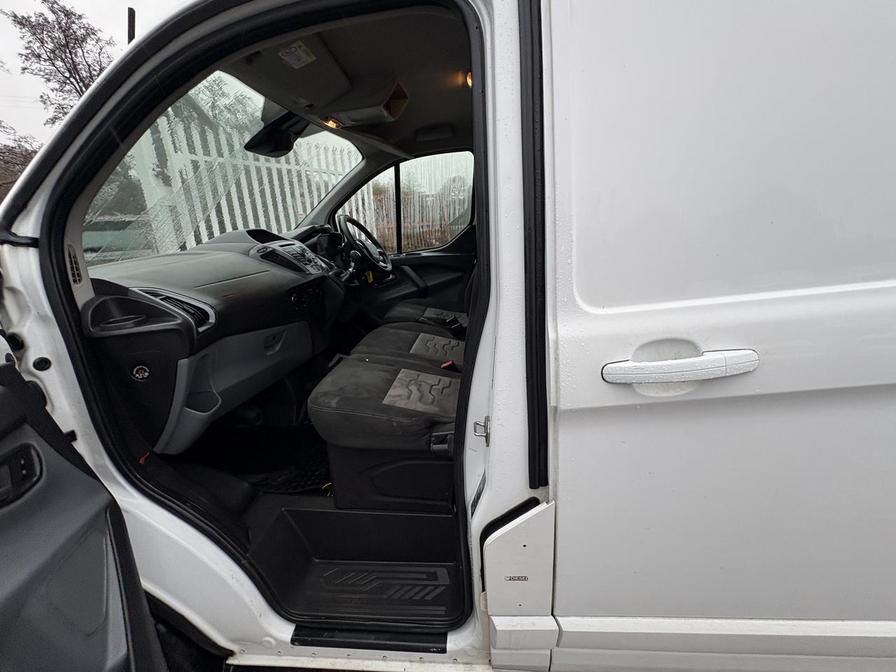 2017 Ford Transit Custom – Model: Transit Custom 290 Limited – AY67OAU