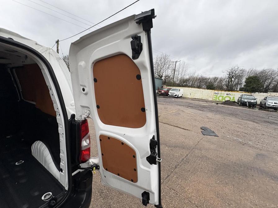 2021 Toyota Proace City – Model: Proace City Icon – SH21AHE