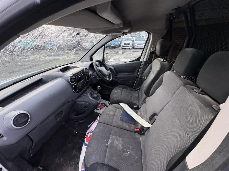 2018 Peugeot Partner – Model: Partner SE L1 Blue HDi – MT18RXN