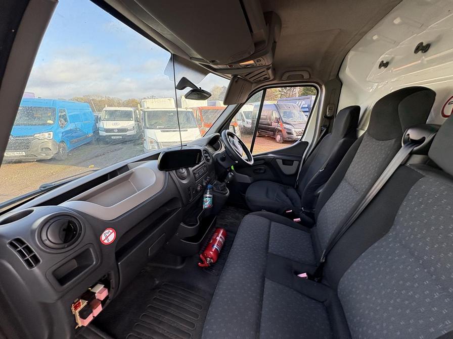 2015 Vauxhall Movano – Model: Movano F3500 L3H2 CDTi S/S – FL15LYY