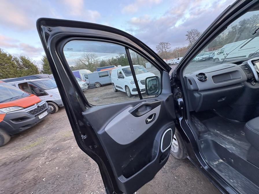 2018 Renault Trafic – Model: Trafic SL27 Sport Nav dCi – EJ68XXY