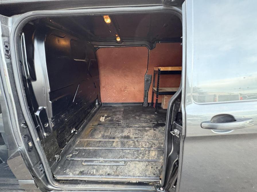 2018 Ford Transit Custom – Model: Transit Custom 300 Limited – P13HFE /YV68AJO