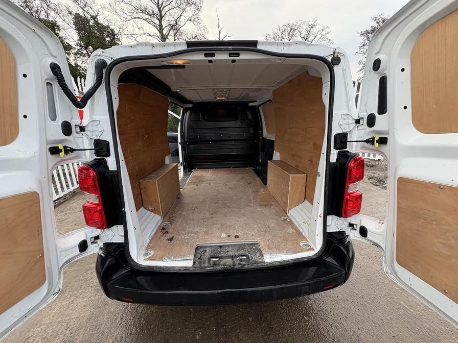 2021 Vauxhall Vivaro – Model: Vivaro 2900 Dynamic S/S – DL21ZUD