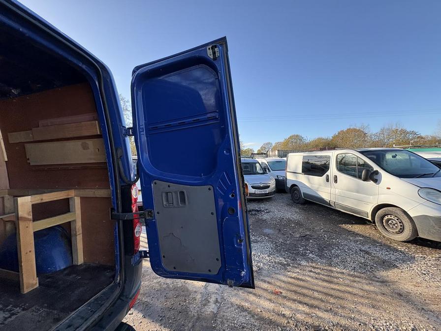 2009 Volkswagen Crafter – Model: Crafter 35 Blue TDI 108 M – DX59HXG