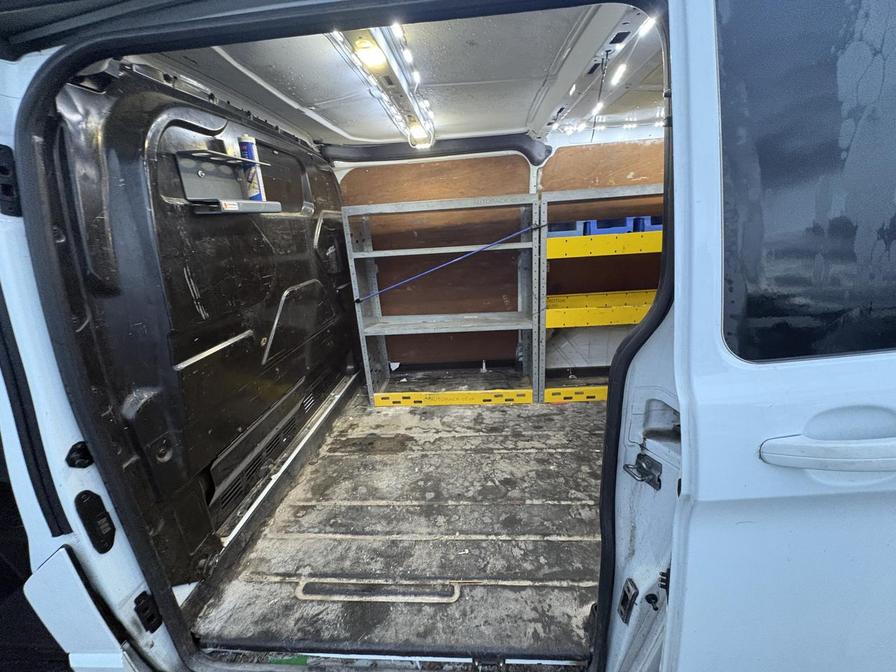 2015 Ford Transit Custom – Model: Transit Custom 290 Ltd E-Tech – GX15PZJ