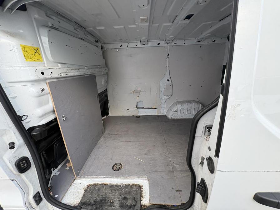 2017 Vauxhall Vivaro – Model: Vivaro 2700 Sport CDTi BT S/S – FP67ONU