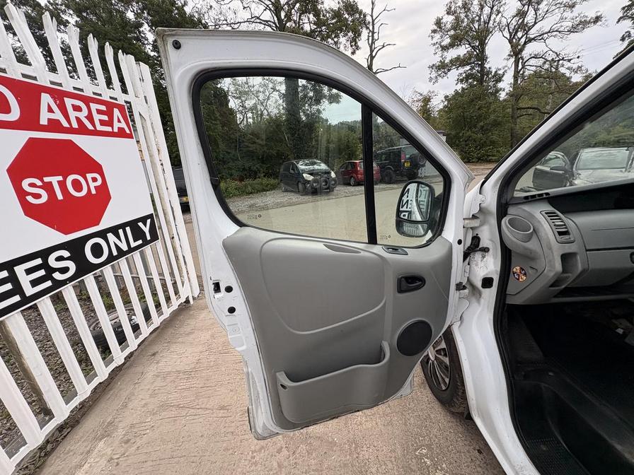 2011 Vauxhall Vivaro – Model: Vivaro  2900 CDTI SWB – YJ11FZT