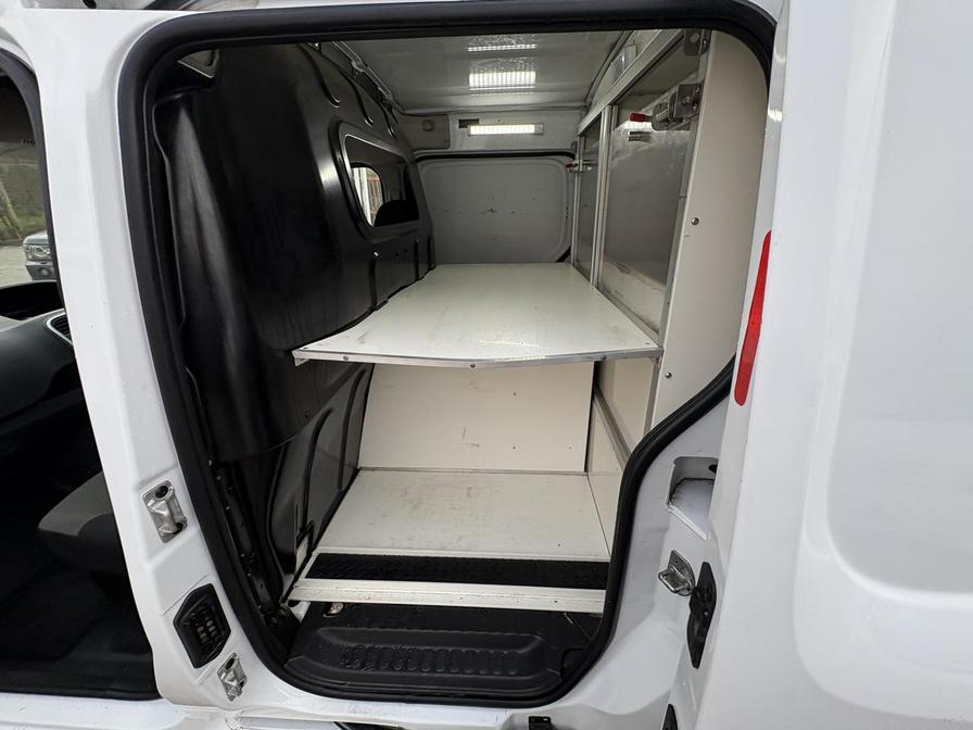 2017 Renault Kangoo Maxi – Model: Kangoo Maxi LL21 Business+ Energy dCi – FJ17EYG