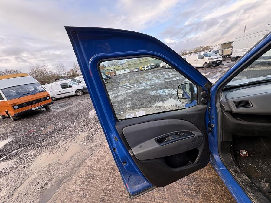 2016 Fiat Doblo Cargo – Model: Doblo SX MultiJet – BP16VBL