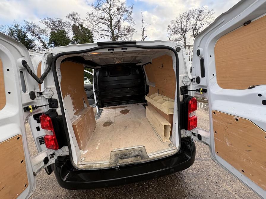 2022 Vauxhall Vivaro – Model: Vivaro  F2700 Dynamic S/S – SO22NBE