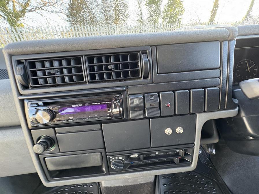 1992 Volkswagen Transporter – Model: Transporter 62 P SWB – J296DYC