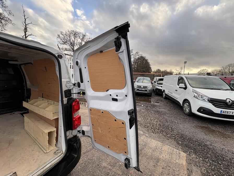 2022 Vauxhall Vivaro – Model: Vivaro  F2700 Dynamic S/S – SO22NBE