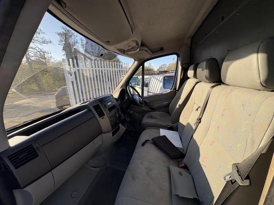 2009 Volkswagen Crafter – Model: Crafter 35 Blue TDI 108 M – DX59HXG