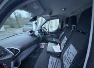 2015 Ford Transit Custom – Model: Transit Custom 290 Ltd E-Tech – GX15PZJ