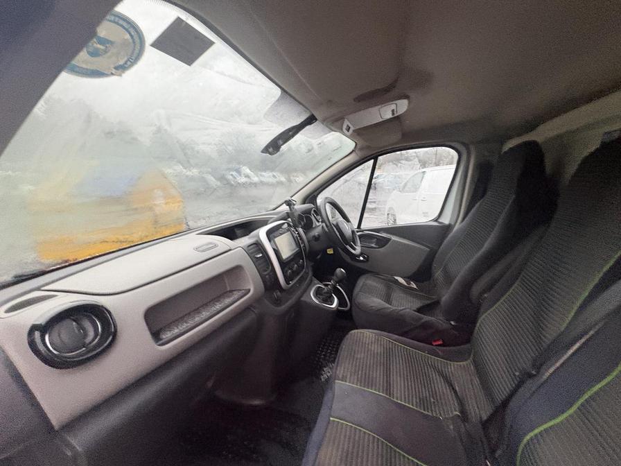 2017 Renault Trafic – Model: Trafic LL29 Sport Nav Energy dCi – AE67VVP