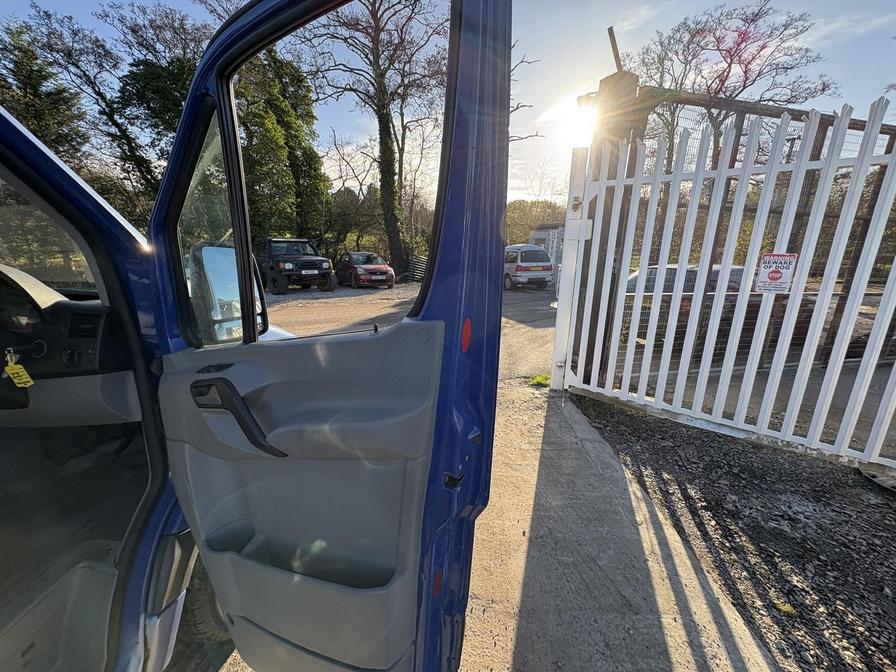 2009 Volkswagen Crafter – Model: Crafter 35 Blue TDI 108 M – DX59HXG