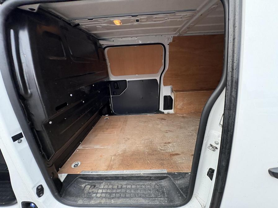 2021 Vauxhall Vivaro – Model: Vivaro 2900 Dynamic S/S – DL21ZUD