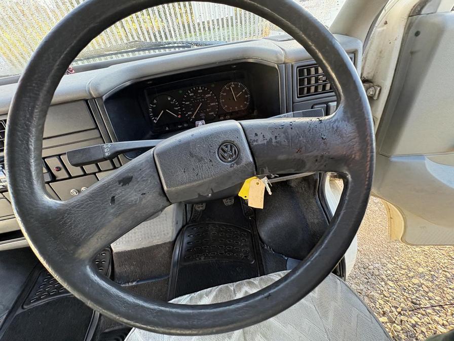 1992 Volkswagen Transporter – Model: Transporter 62 P SWB – J296DYC
