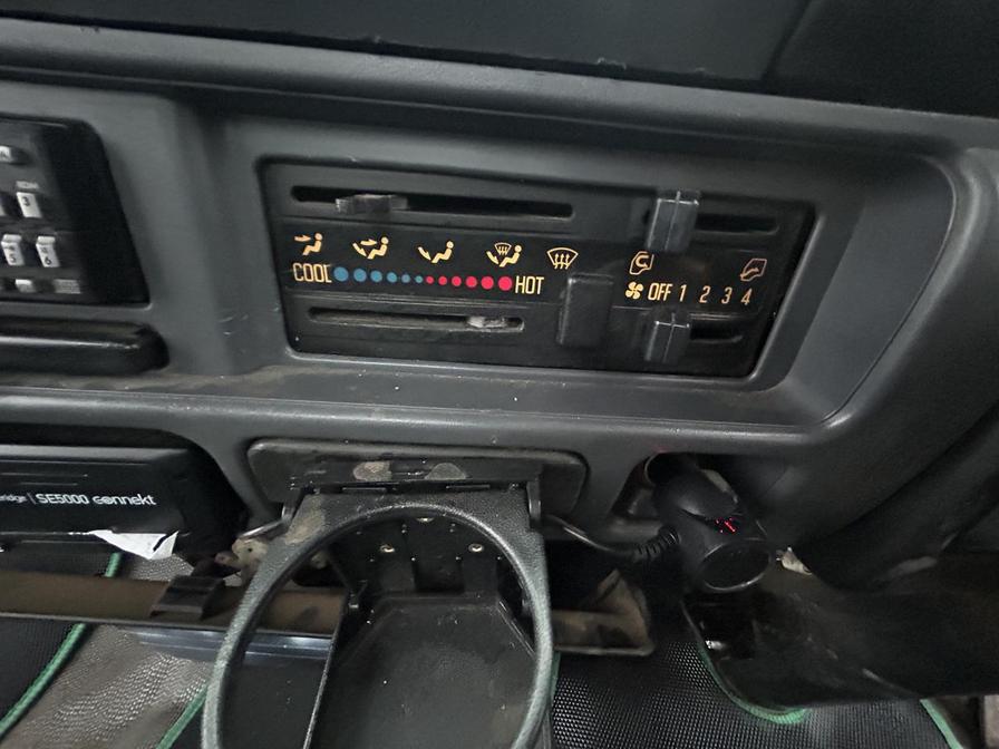 2008 Others West European Other West Europe – Model: NKR 77 Turbo Electric DI – KE57GSO