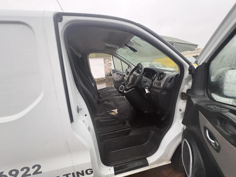 2017 Renault Trafic – Model: Trafic LL29 Sport Nav Energy dCi – AE67VVP