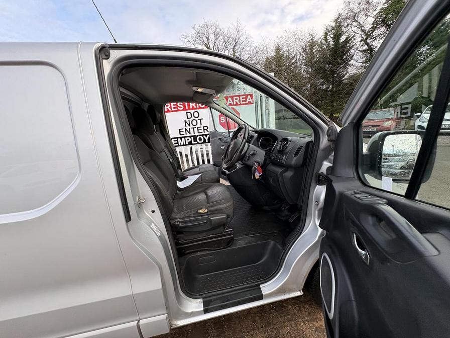 2017 Vauxhall Vivaro – Model: Vivaro  2900 Sportive CDTi – DY66WSW