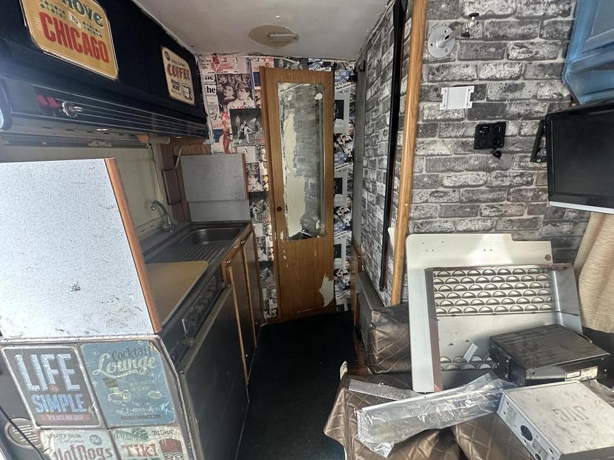 1990 Talbot Express – Model: Express 1500 P – H929YYW