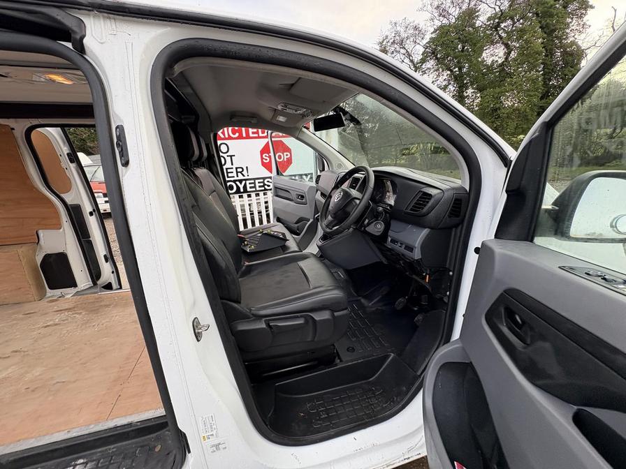 2021 Vauxhall Vivaro – Model: Vivaro 2900 Dynamic S/S – DL21ZUD