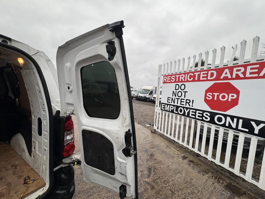 2016 Peugeot Partner – Model: Partner CRC HDi – NV65XFN