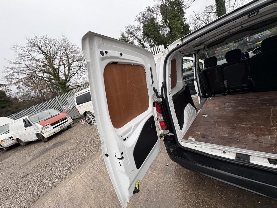 2020 Peugeot Partner – Model: Partner Professional L1 Blue HDi – SG20KFL