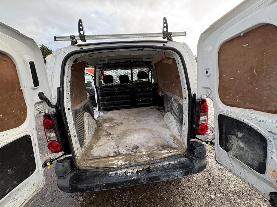 2018 Peugeot Partner – Model: Partner SE L1 Blue HDi – MT18RXN