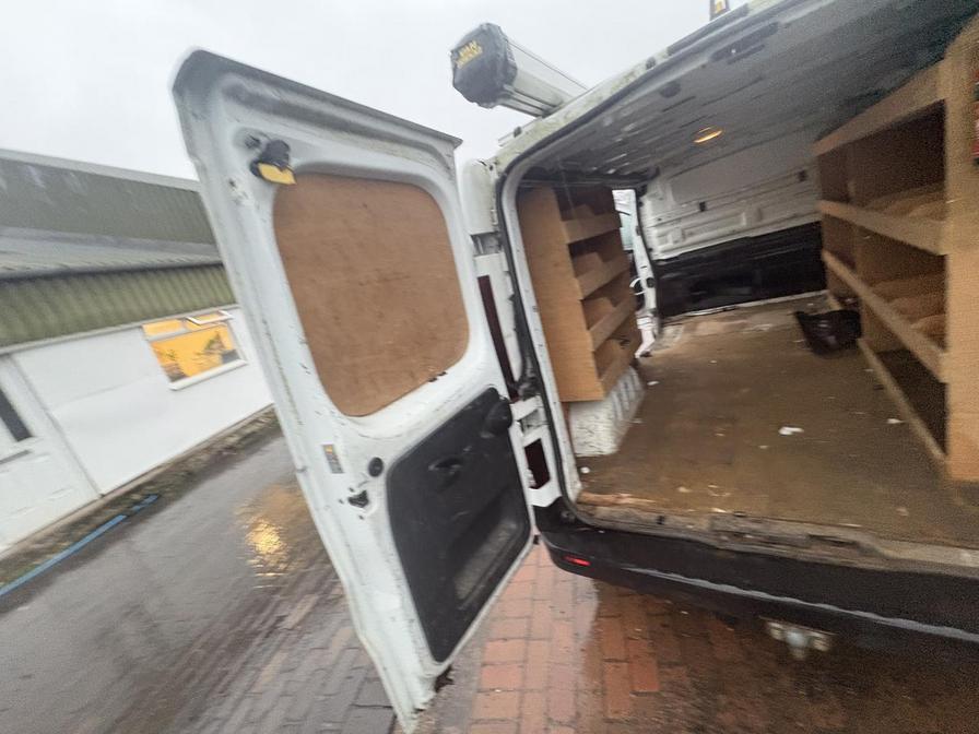 2017 Renault Trafic – Model: Trafic LL29 Sport Nav Energy dCi – AE67VVP