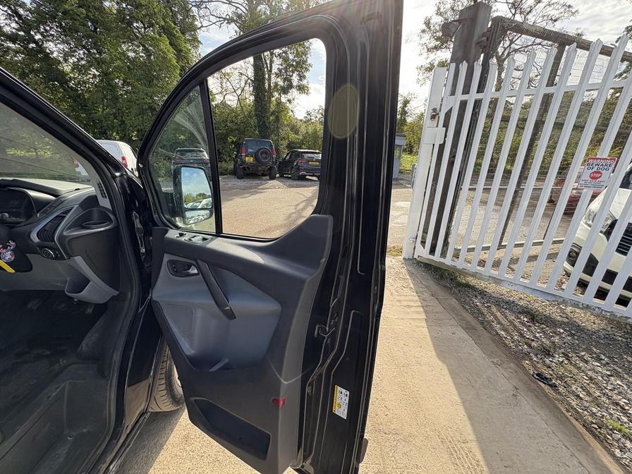 2016 Ford Transit Custom – Model: Transit Custom 270 Limited – YT66URG