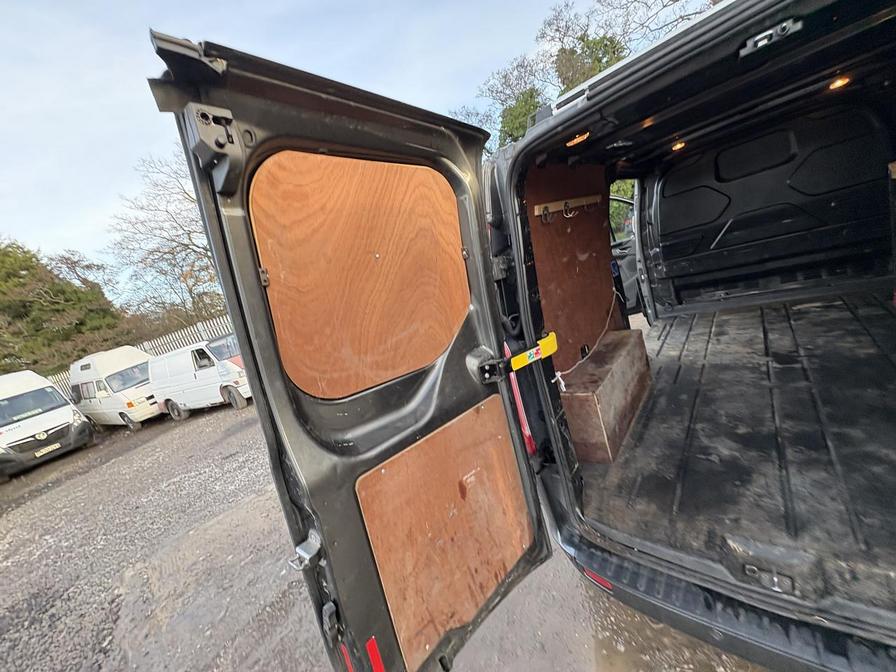 2018 Ford Transit Custom – Model: Transit Custom 300 Limited – P13HFE /YV68AJO
