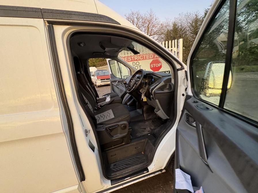 2014 Ford Transit Custom – Model: Transit Custom 290 Ltd E-Tech – RV64ZHM