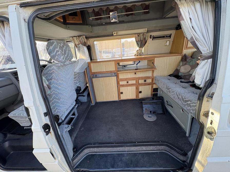 1992 Volkswagen Transporter – Model: Transporter 62 P SWB – J296DYC